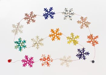 Naturpapier-Girlande "Schneeflocken"